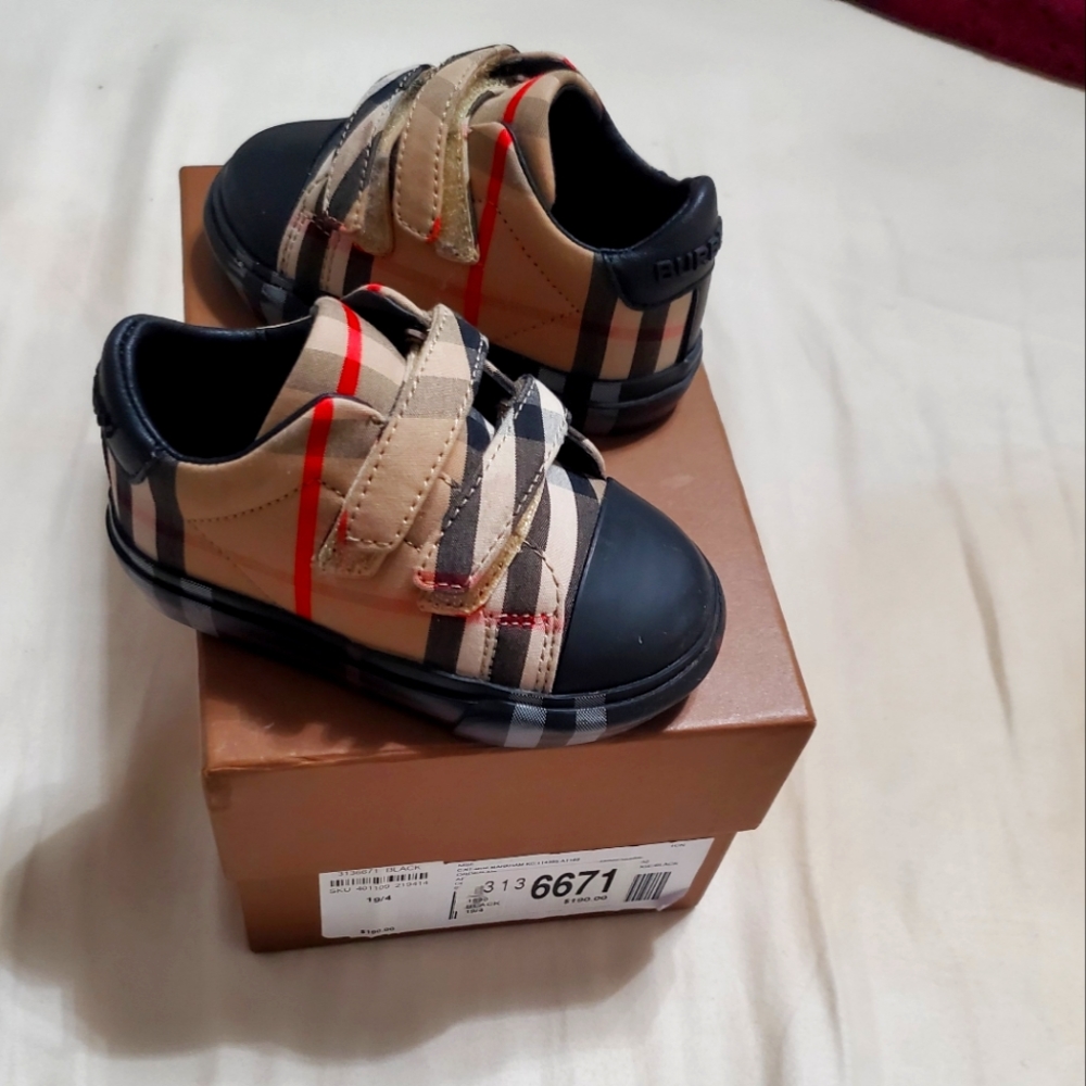AUNTHENIC BURBERRY TODDLER SHOE